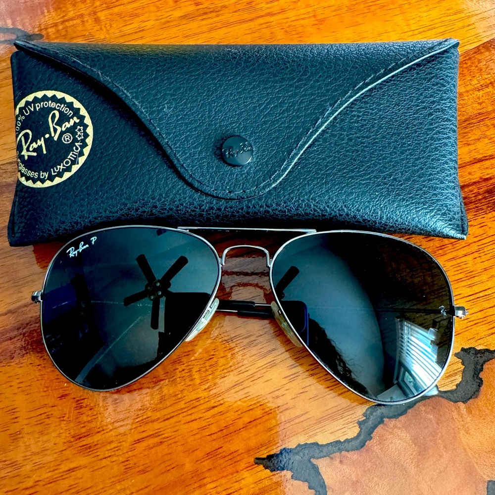 Ray Ban Classic Gunmetal Polarized Aviators - RB3025